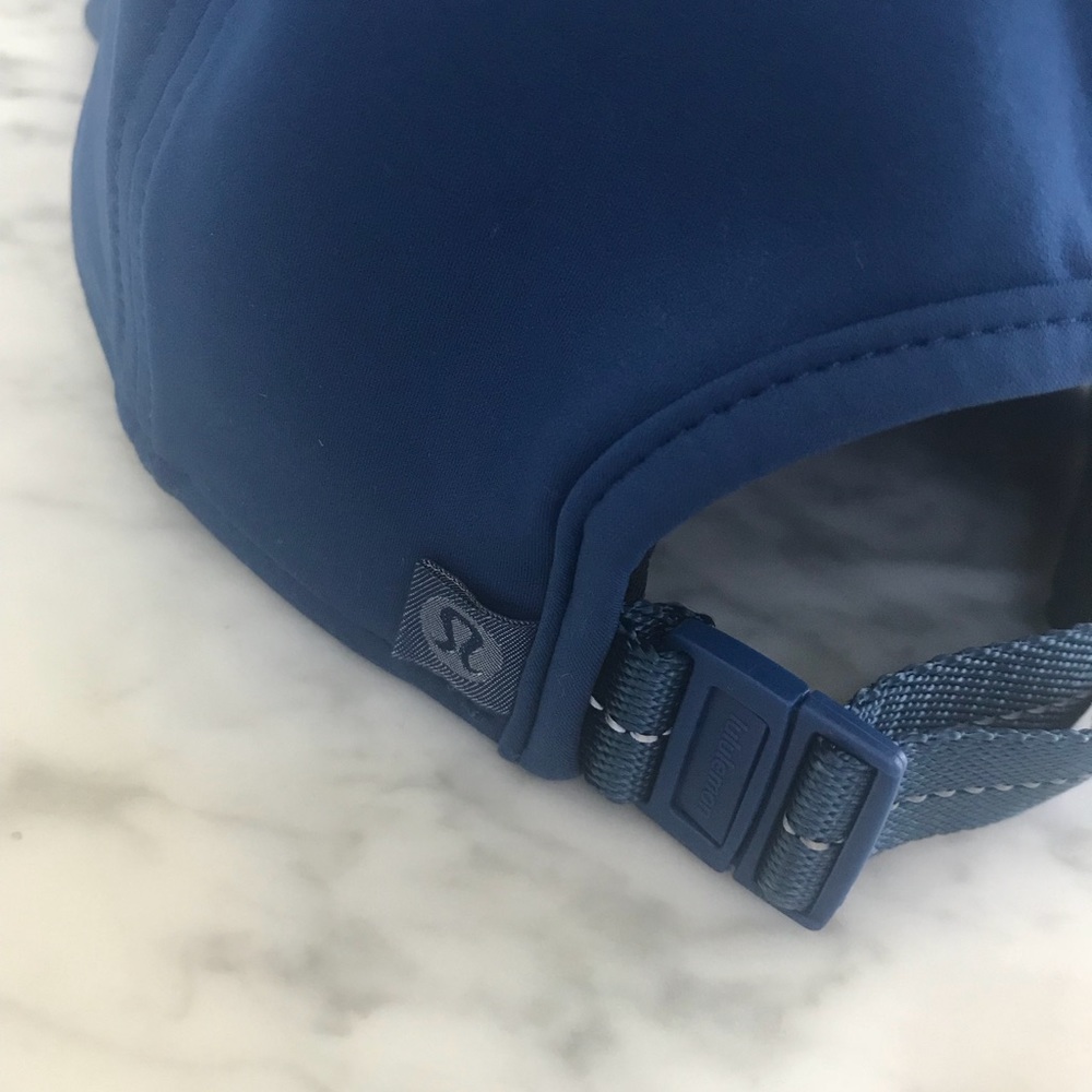 Lululemon snap back baseball hat